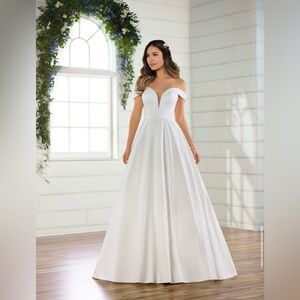 Essence of Australia D2761 (sample gown, NEVER ALTERED) wedding gown size 14